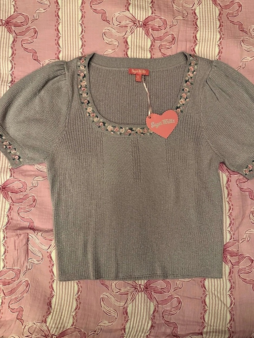 Sugar thrillz DREAMY STATUS
SWEATER TOP